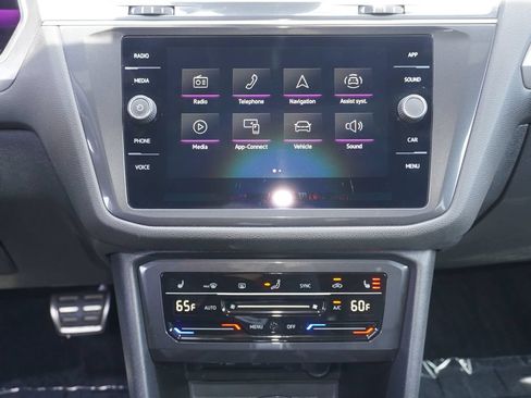 Used 2022 Volkswagen Tiguan SE R-Line FWD image 23