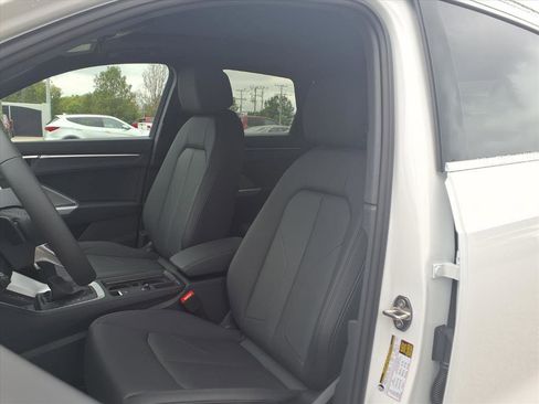 Used 2025 Audi Q3 2.0T Premium w/ Convenience Package AWD/4WD image 17