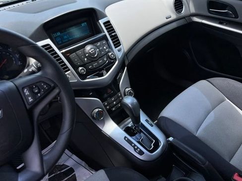Used 2015 Chevrolet Cruze LS FWD image 31