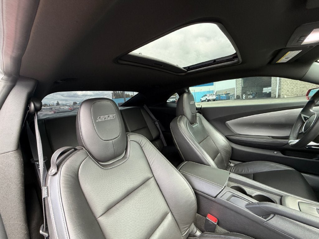 Used 2010 Chevrolet Camaro SS w/ RS Package RWD image 27