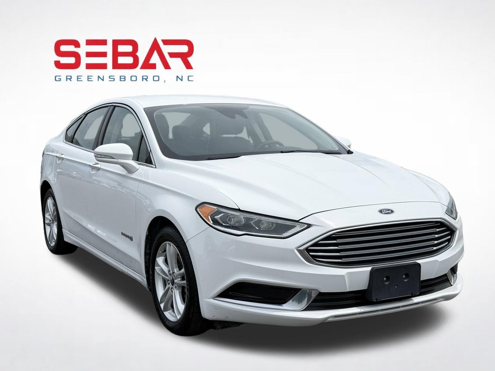 Used 2018 Ford Fusion SE w/ Equipment Group 602A FWD image 3