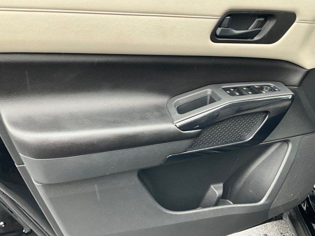 Used 2023 Nissan Pathfinder SV FWD image 25