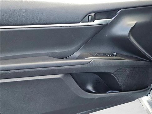 Used 2024 Toyota Camry SE image 10