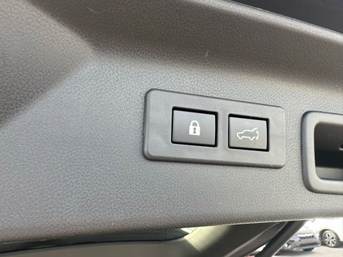 Used 2025 Subaru Forester Limited w/ Popular Package #2 image 8