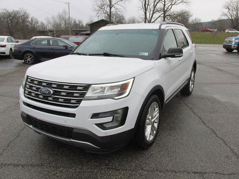 Used 2017 Ford Explorer XLT w/ Equipment Group 202A image 1