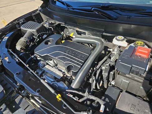 Used 2025 Chevrolet Equinox LT image 23