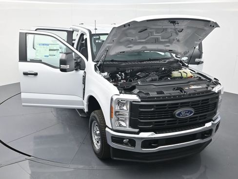 New 2026 Ford F250 XL w/ XL Chrome Package image 53