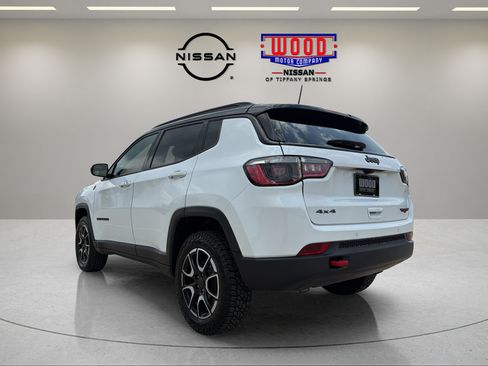 Used 2025 Jeep Compass Trailhawk AWD/4WD image 4