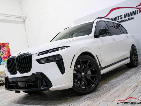 Used 2024 BMW X7 xDrive40i w/ M Sport Package image 3