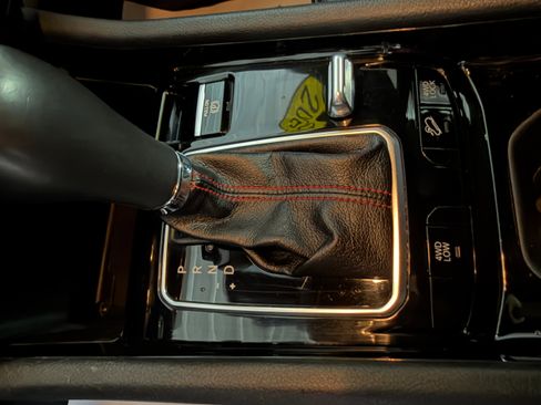 Used 2024 Jeep Compass Trailhawk image 15