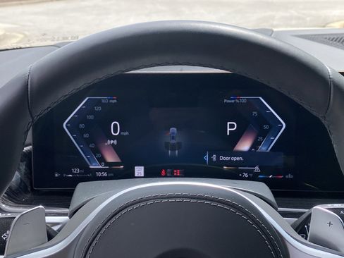 Used 2025 BMW X5 sDrive40i w/ M Sport Package image 9