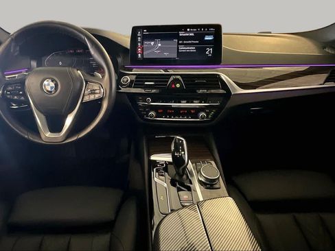 Used 2022 BMW 530i w/ Premium Package RWD image 14