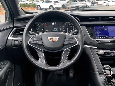 Used 2021 Cadillac XT5 Premium Luxury image 12