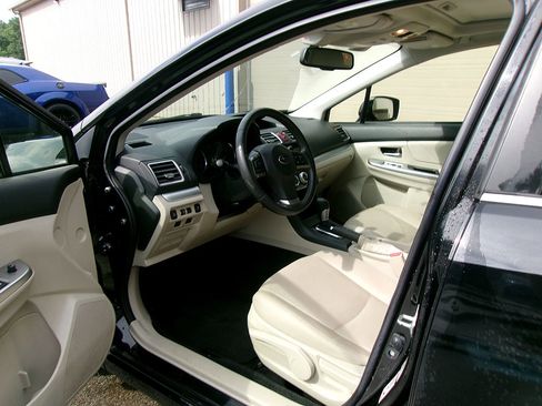 Used 2016 Subaru Impreza 2.0i Limited image 13