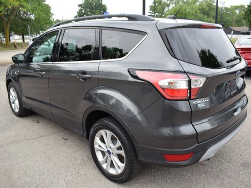 Used 2018 Ford Escape SE FWD image 8