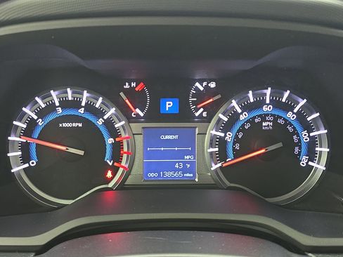 Used 2018 Toyota 4Runner SR5 Premium image 19