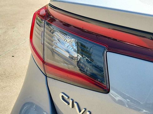 Used 2024 Honda Civic EX-L image 31