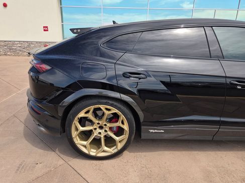 Used 2023 Lamborghini Urus Performante AWD/4WD image 11
