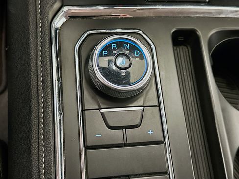 Used 2024 Ford Expedition XLT image 25