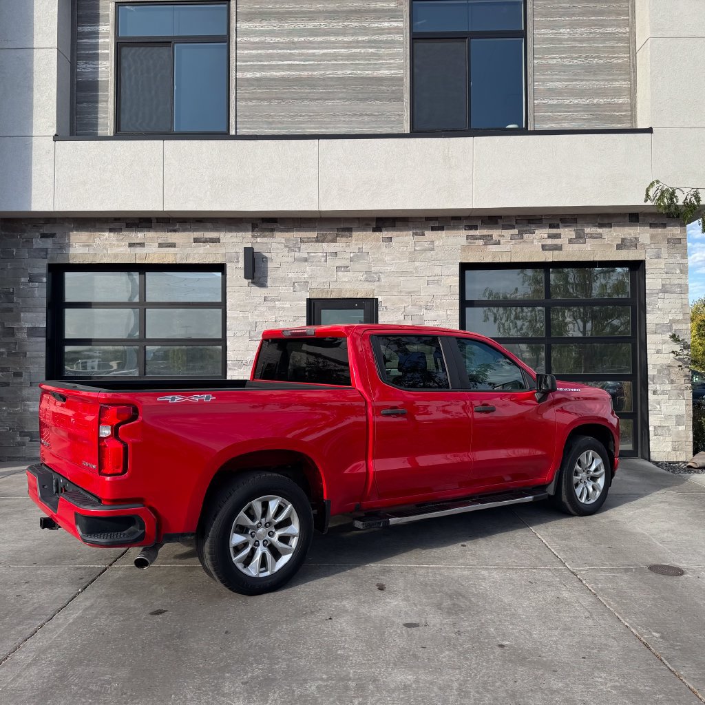 Used 2019 Chevrolet Silverado 1500 Custom w/ Custom Value Package AWD/4WD image 3