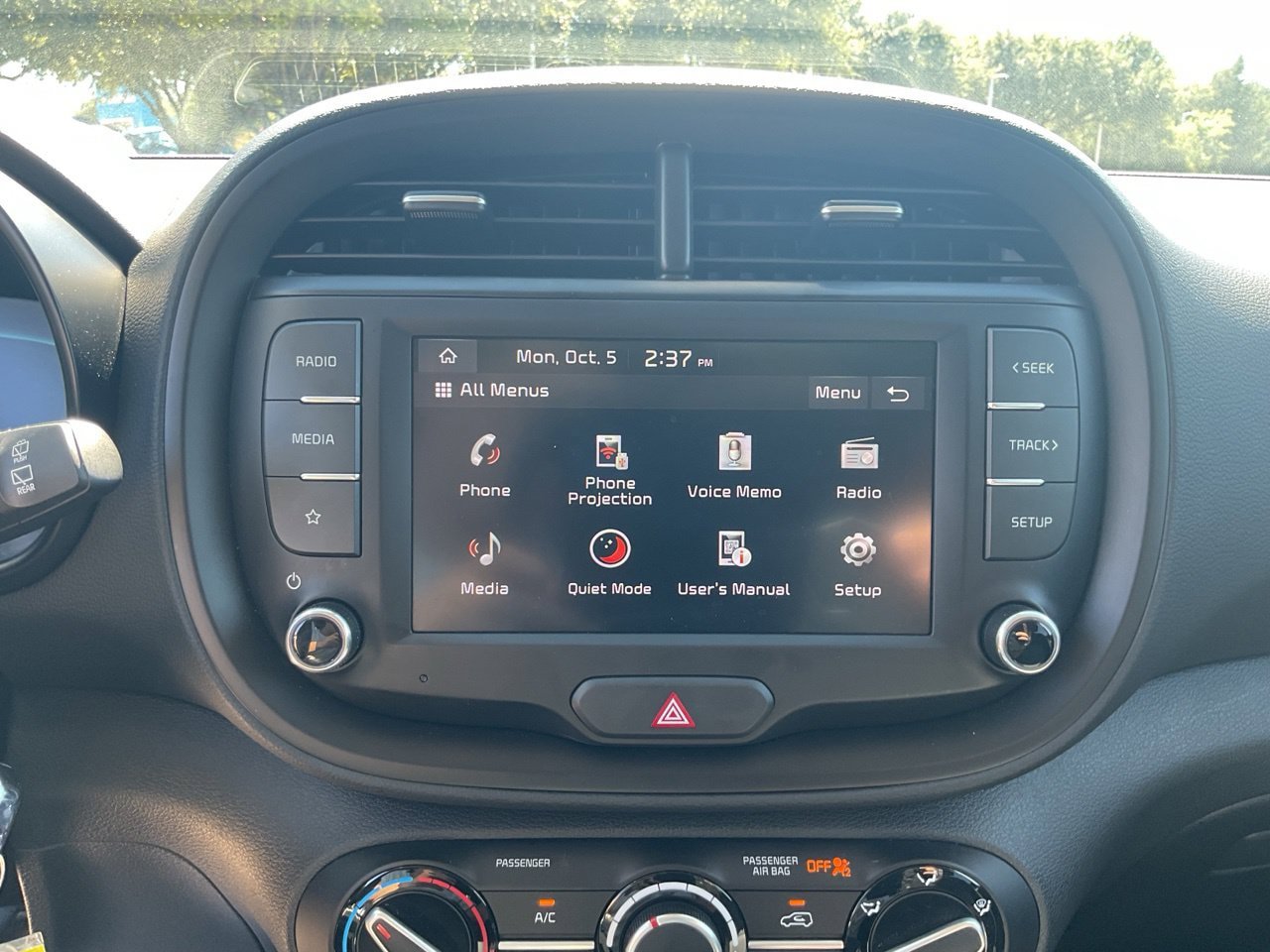 Used 2025 Kia Soul LX w/ LX Technology Package FWD image 28