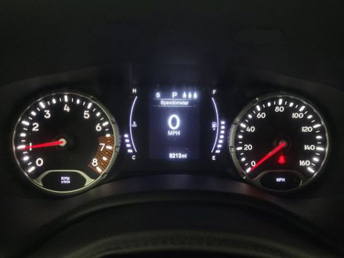 Used 2019 Jeep Renegade Latitude AWD/4WD image 23