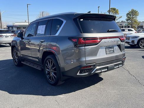 Used 2024 Lexus LX 600 F Sport image 5