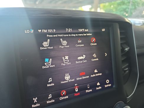 Used 2019 RAM 1500 Laramie AWD/4WD image 11