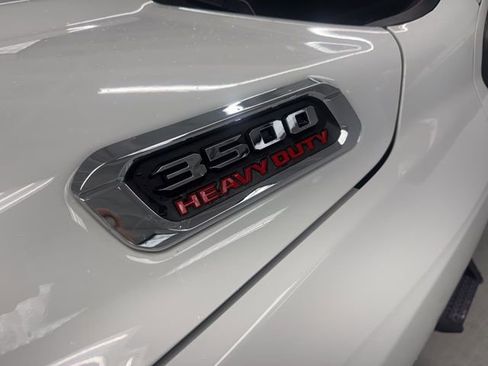 Used 2024 RAM 3500 Tradesman w/ Chrome Appearance Group image 7