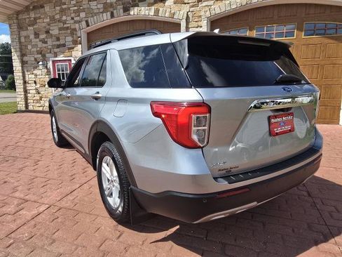 Used 2020 Ford Explorer XLT w/ Equipment Group 202A AWD/4WD image 5