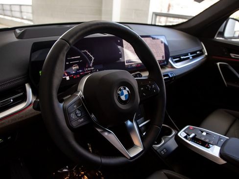 Certified 2025 BMW X1 xDrive28i w/ Technology Package image 16