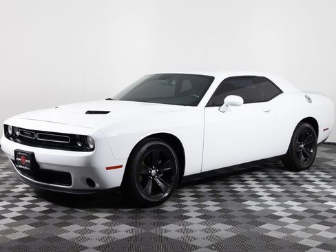 Used 2018 Dodge Challenger SXT RWD image 1