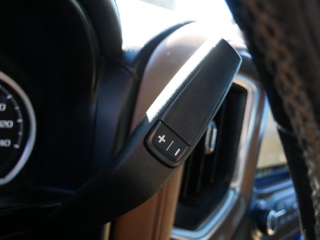 Used 2019 Chevrolet Silverado 1500 High Country w/ Technology Package AWD/4WD image 28