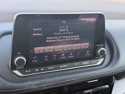 Certified 2022 Nissan Rogue SV FWD image 21