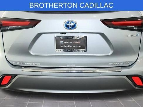 Used 2024 Toyota Highlander Platinum image 15