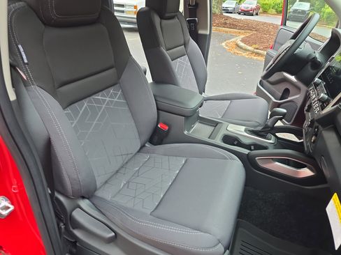 New 2026 Nissan Frontier SV w/ Tow Package image 10