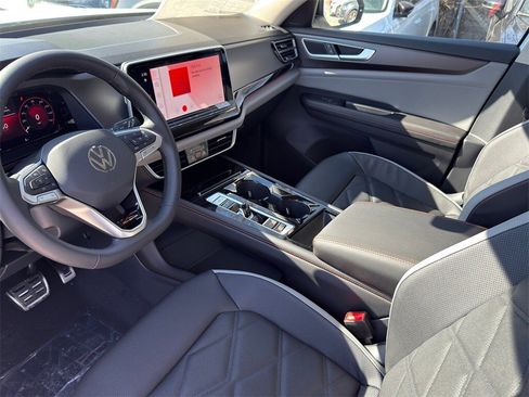 New 2026 Volkswagen Atlas Peak Edition image 10