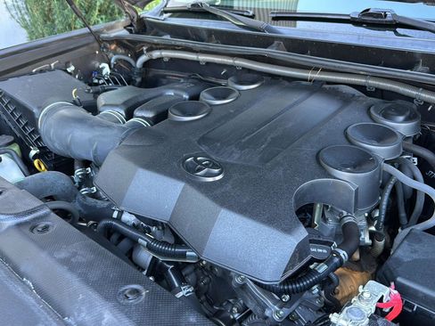 Used 2016 Toyota 4Runner SR5 image 31