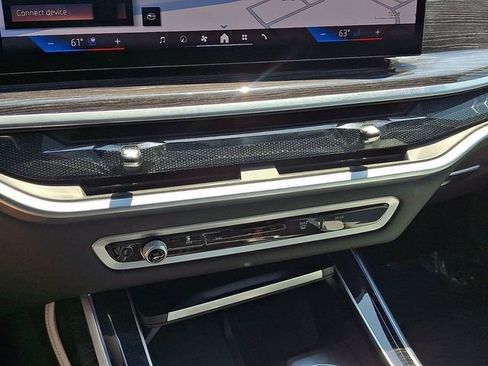 Used 2024 BMW X7 xDrive40i w/ M Sport Package AWD/4WD image 19
