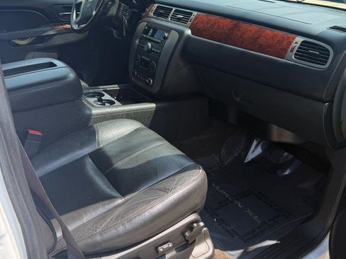 Used 2013 GMC Yukon XL SLT AWD/4WD image 19
