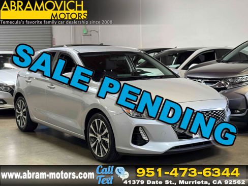 Used 2020 Hyundai Elantra GT FWD image 1