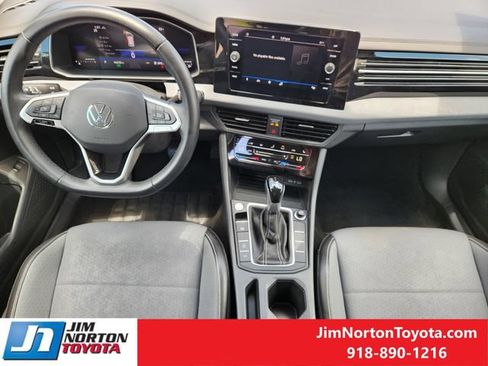 Used 2025 Volkswagen Jetta SE FWD image 26