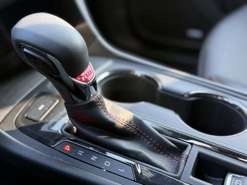 Used 2022 Chevrolet Equinox RS w/ RS Leather Package image 23