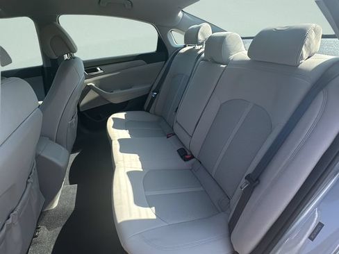 Used 2017 Hyundai Sonata SE FWD image 12