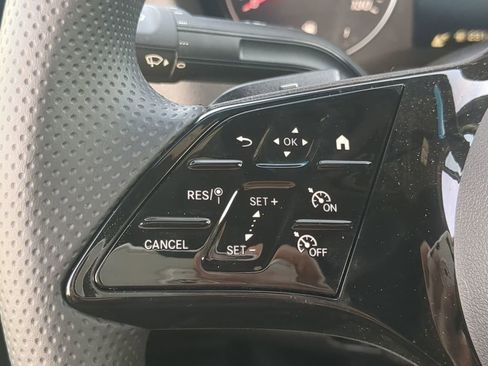 Used 2025 Mercedes-Benz Sprinter 2500 image 11