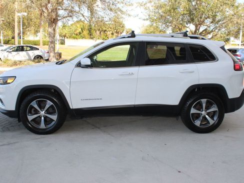 Used 2019 Jeep Cherokee Limited w/ Trailer Tow Group image 2