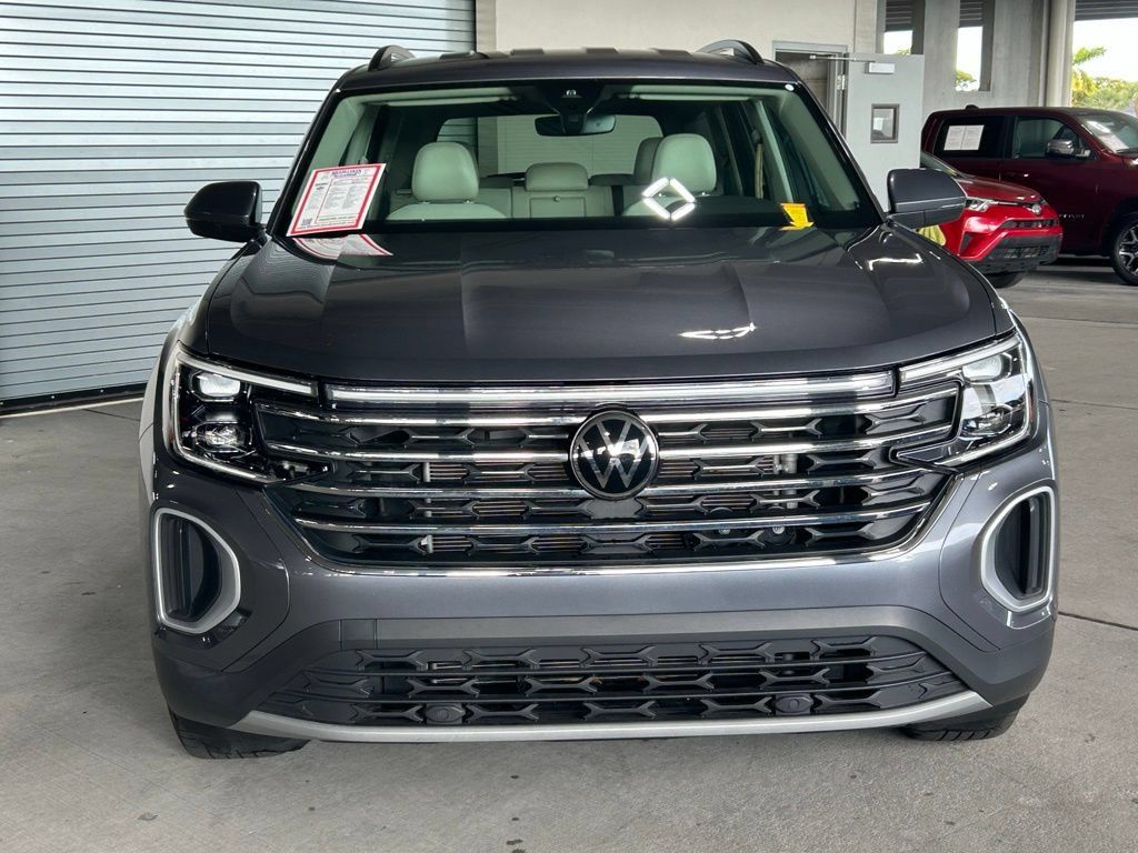 Used 2024 Volkswagen Atlas SE FWD image 2