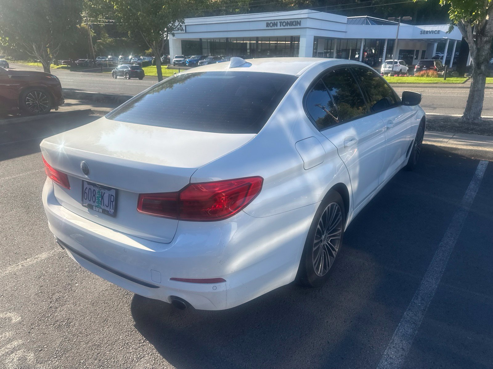 Used 2019 BMW 530i xDrive w/ Convenience Package AWD/4WD image 3
