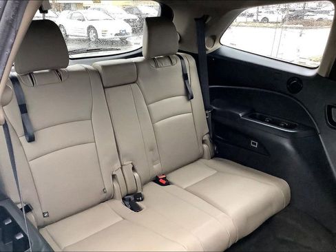 Used 2017 Honda Pilot Touring image 31