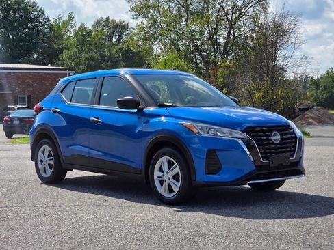Used 2024 Nissan Kicks S FWD image 13
